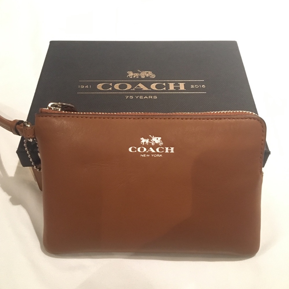 NEW Authentic Coach Light Brown Leather Wristlet